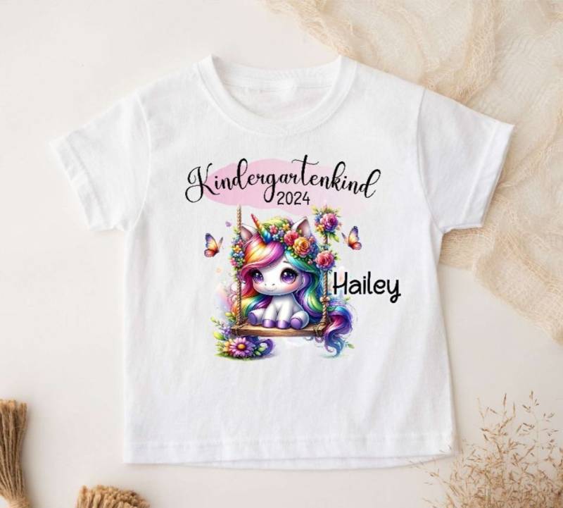 T-Shirt Kindergartenkind Einhorn Mit Name Mädchen Personalisiert Kindergarten Kita Kind Erster Tag Outfit von Geschenkelaedchen