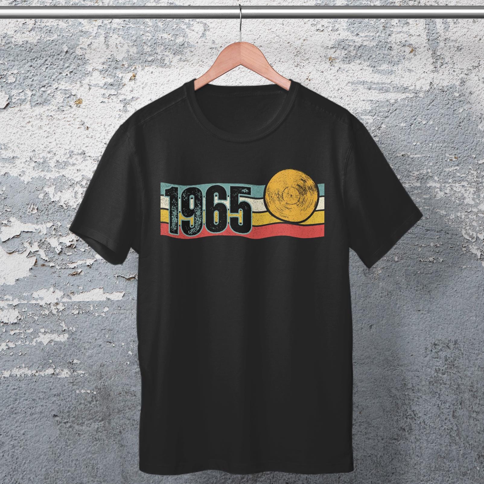 T-Shirt 1965 Geburtsjahr Geschenk 60. Geburtstag Mann Herren Retro Geschenkidee Schallplatte T-Shirt 1965 Geburtsjahr Geschenk 60. Geburtstag Mann Herren Retro Geschenkidee Schallplatte von Geschenkero