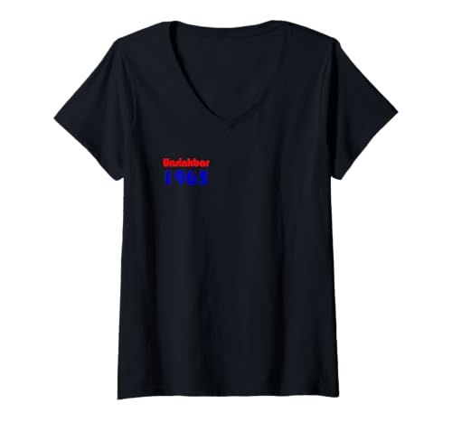 Damen Rostock Hansestadt unsinkbar Fußball Ostsee Hanseaten Hafen T-Shirt mit V-Ausschnitt Damen Rostock Hansestadt unsinkbar Fußball Ostsee Hanseaten Hafen T-Shirt mit V-Ausschnitt von Geschenkidee Geschenk Fan Fußball Sport Heimat See