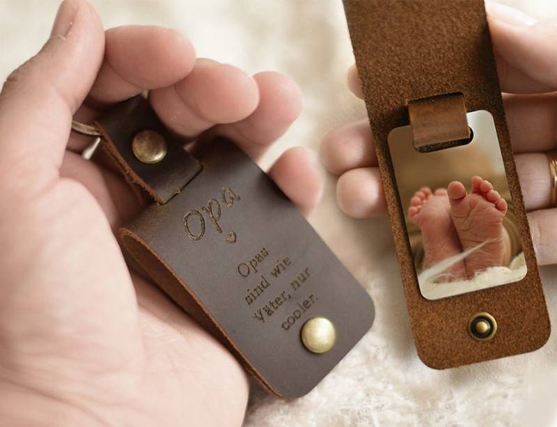 Opa Leder Schlüsselanhänger Personalisiert Mit Foto Opa Leder Schlüsselanhänger Personalisiert Mit Foto von GeschenkmeisterShop