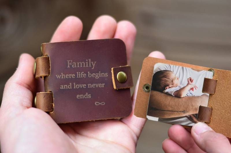Papa Schlüsselanhänger Leder | Mini Fotoalbum Mit Lieblingsfoto Geschenk Anhänger Für Vatertag Und Geburtstag von GeschenkmeisterShop