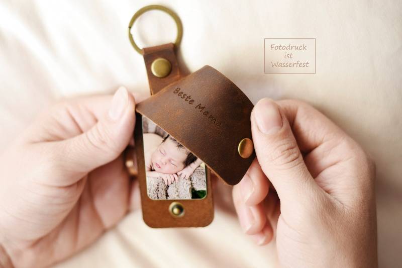 Personalisierter Leder Schlüsselanhänger | Bester Opa Beste Oma Mama Papa Personalisierter Leder Schlüsselanhänger | Bester Opa Beste Oma Mama Papa von GeschenkmeisterShop