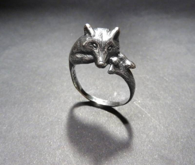 Wolf Ring in Sterling Silber - Amulett Spirit Animal Totem Für Frauen von GeshaR