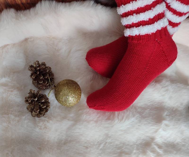 Weihnachtssocken Selbstgestrickt Weihnachtssocken Selbstgestrickt von GestrickteWunder78