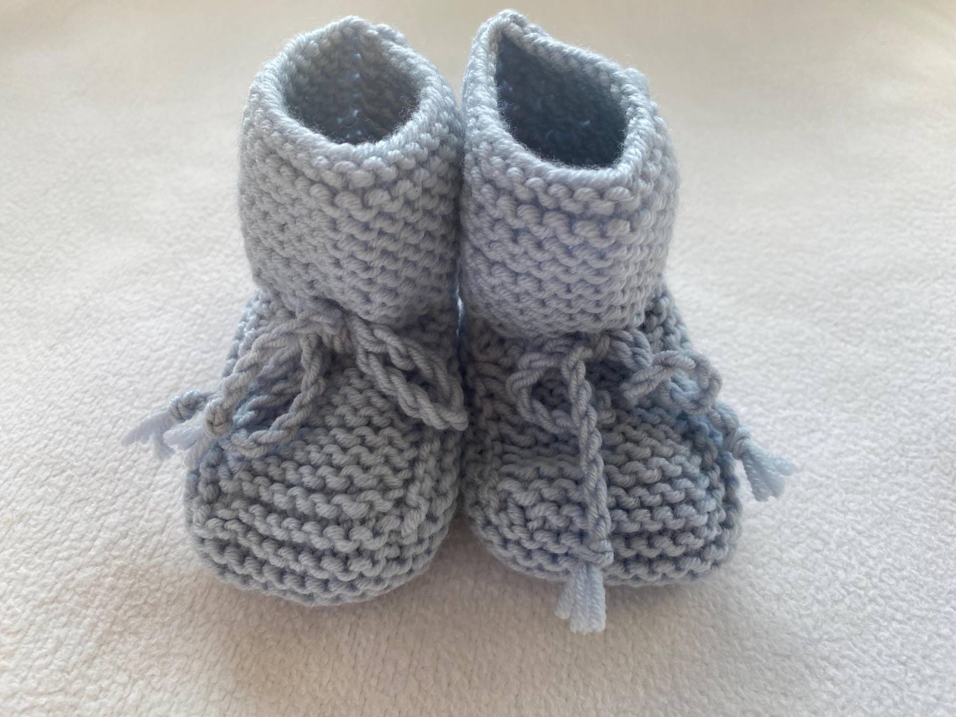 Babyschühchen in Hellblau Aus Reiner Merinowolle Handgestrickt von Gestricktes