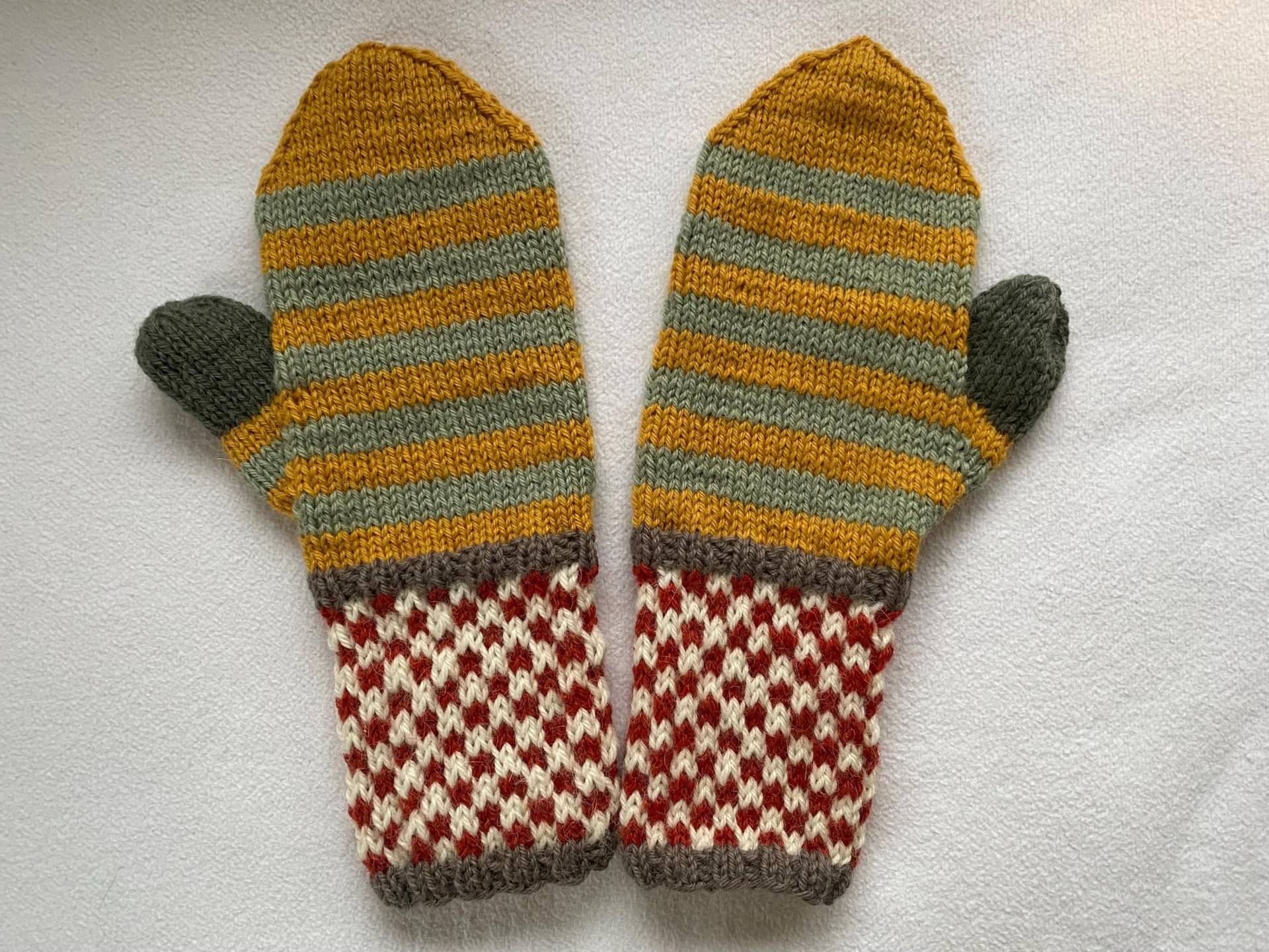Fausthandschuhe Bis Zu Einer Handlänge Von 20 cm Aus Reiner Schurwolle Mit Alpaka Handgestrickt von Gestricktes