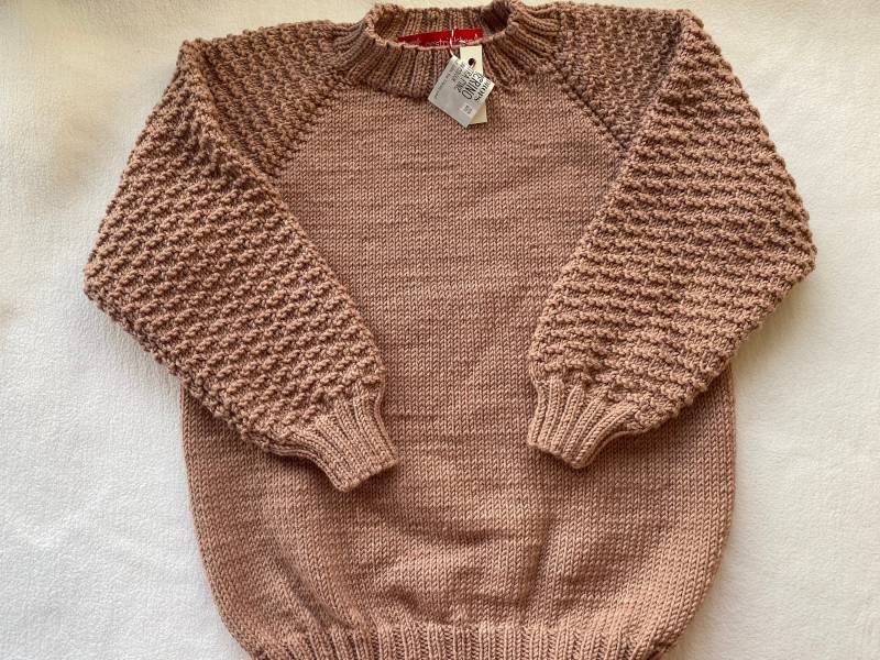 Kinderpullover Gr 134/140 in Blush Mit Raglanärmeln Aus Reiner Merinowolle Handgestrickt von Gestricktes