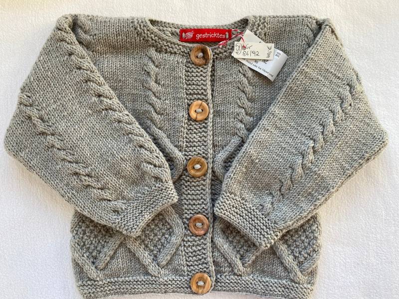 Kinderstrickjacke Gr. 86/92 in Beigemelange Aus Reiner Merinowolle Mit Aaranmuster Handgestrickt von Gestricktes