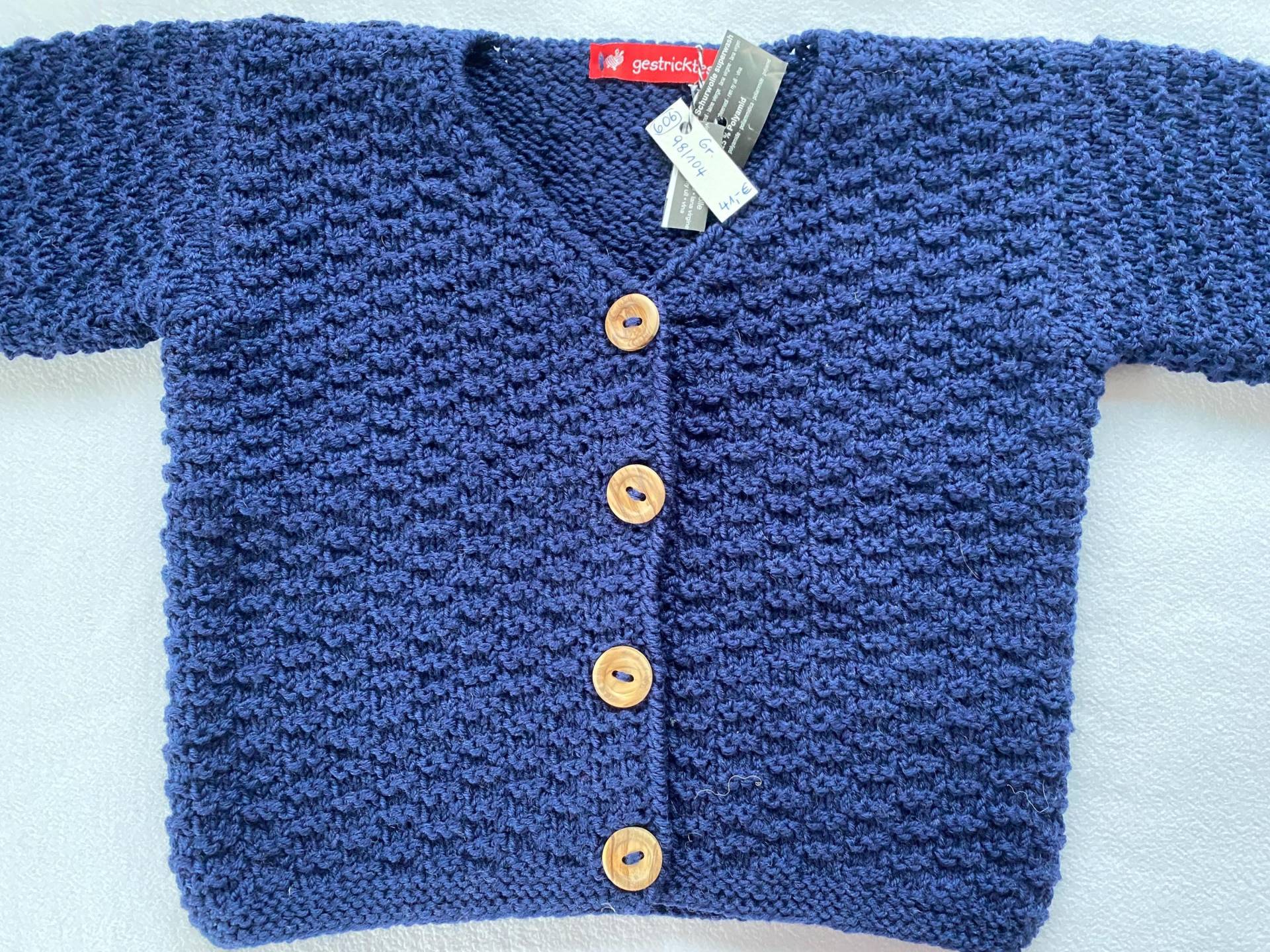 Kinderstrickjacke Mit V-Ausschnitt Gr. 98/104 in Dunkelblau Aus Strapazierfähiger Wolle Im Strukturmuster Handgestrickt von Gestricktes