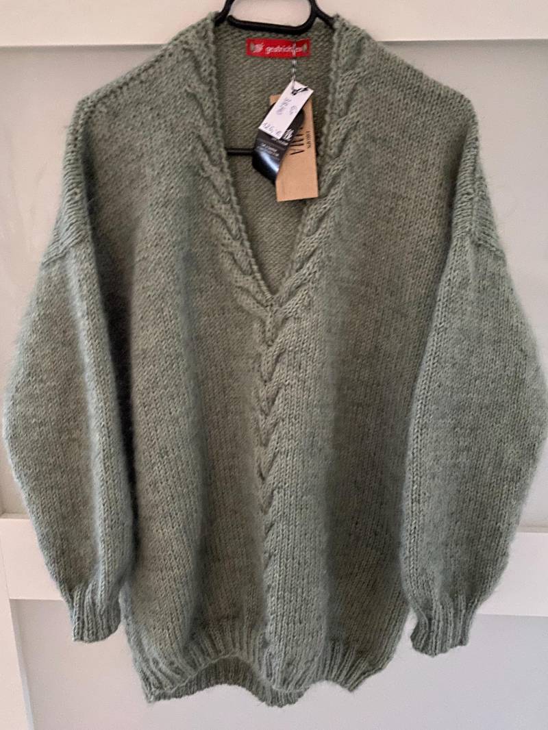 Oversized Strickpullover Gr.38/40 in Grün Aus Edlem Garn, Schurwolle, Alpaka, Mohair Und Seide Mit V-Ausschnitt Handgestrickt von Gestricktes