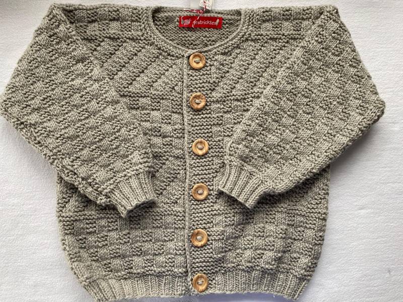 Strickjacke Gr. 116/122 in Kidmelange Aus Reiner Merinowolle Mit Verschiedenen Strukturmustern Handgestrickt von Gestricktes