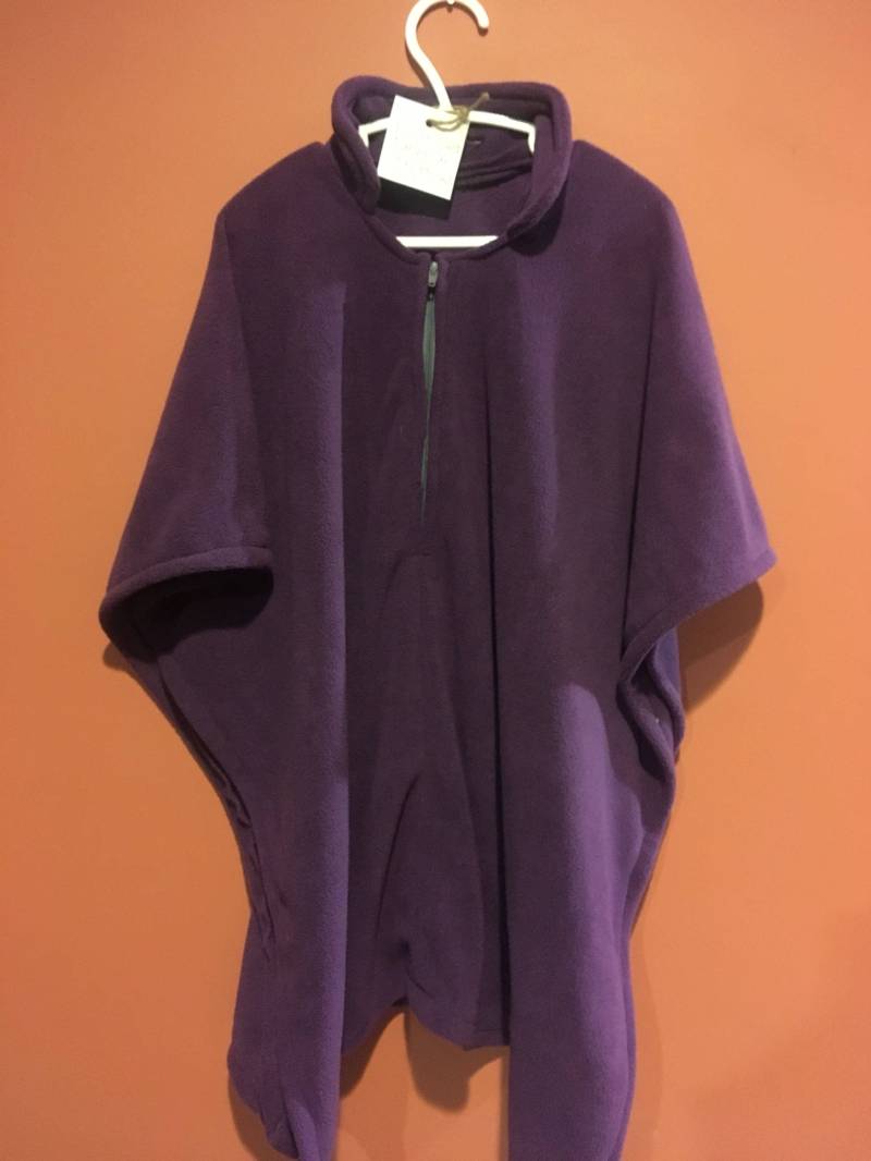 Aubergine Lila Autositz Poncho Größe 4 Aubergine Lila Autositz Poncho Größe 4 von GetCozyWithMe