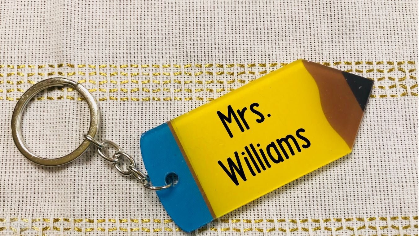 Personalisierte Lehrer Name Acryl Bleistift Schlüsselanhänger, Lehreranerkennungsgeschenk, Lehrer, Erzieher, Rucksack Tag, Personalisierung Personalisierte Lehrer Name Acryl Bleistift Schlüsselanhänger, Lehreranerkennungsgeschenk, Lehrer, Erzieher, Rucksack Tag, Personalisierung von GetFamilyJoy