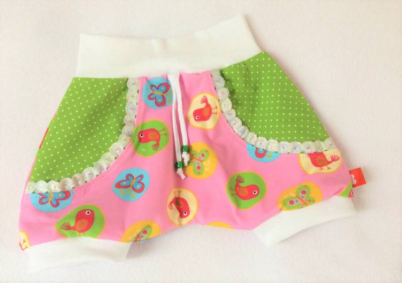 Gr. 62/68 Babyhose Baby Shorts Mädchen Kurze Hose Sommerhose Strampler Babykleidung Pumphose Mitwachshose Jersey Bio Öko Rosa Grün Tiere von GetForTen