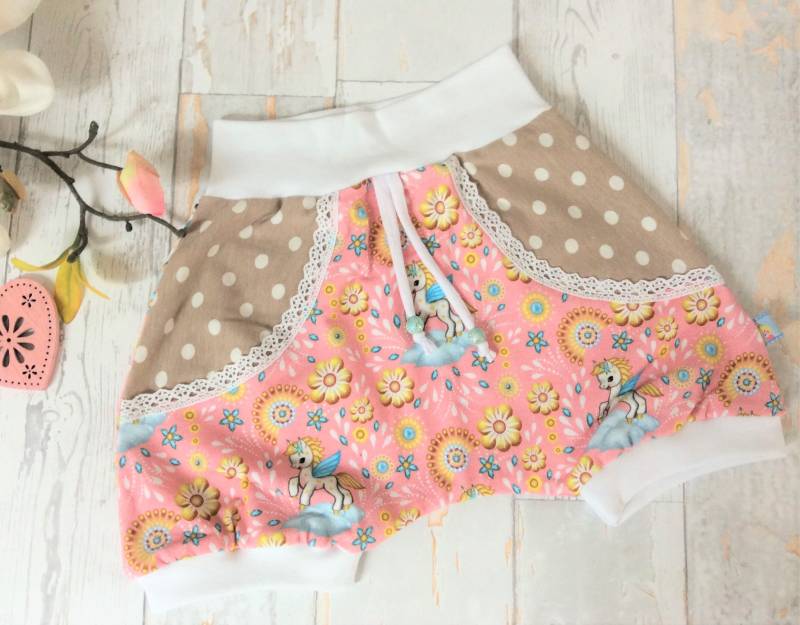 Gr. 68 Mädchen Babyhose Baby Shorts Kurze Hose Sommerhose Strampler Babykleidung Pumphose Mitwachshose Einhorn Einhörner Unicorn Rosa von GetForTen