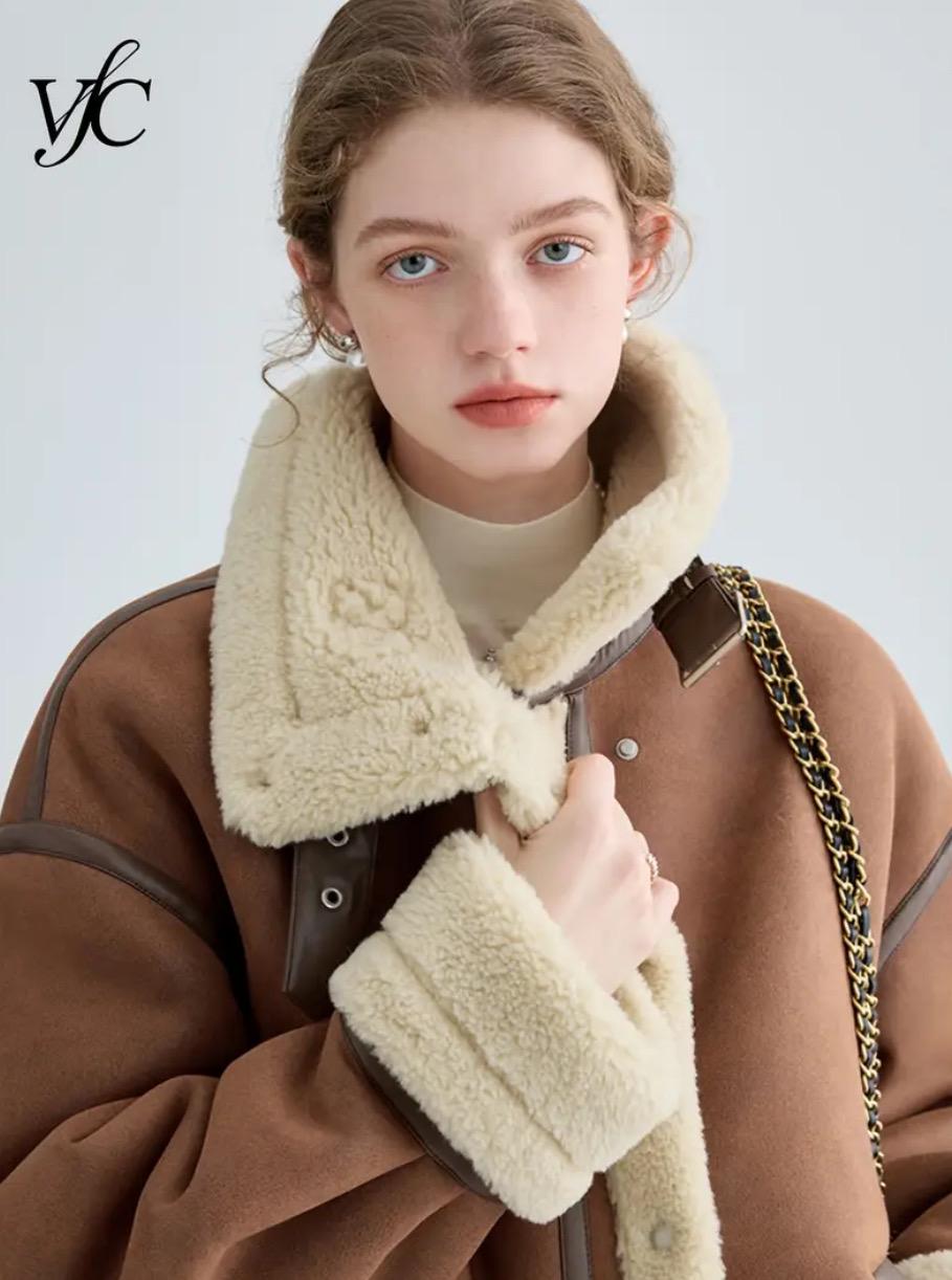 Vfc Collab - Oversized Hellbraune Shearling-Jacke Mit Weißer Wolle Minimalist Streetwear, Wintermantel, Cozy Urban Chic von GetItAnyway