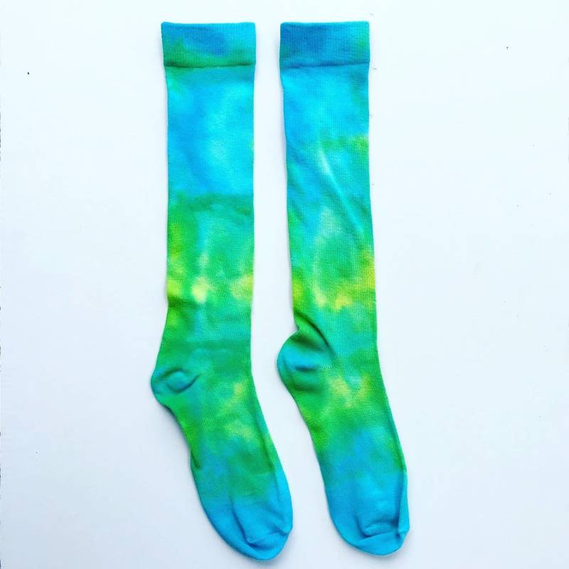 Ocean Days Handgefärbte Damen Knielänge Socken von GetKnittedHandmade