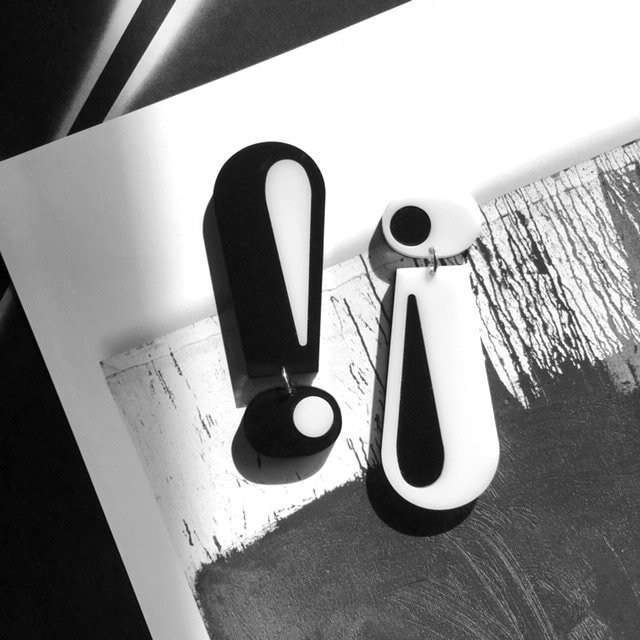 Acryl Ausrufezeichen Ohrringe // Accessoire Statement Piece Mod Retro Artsy Vintage Style Schrift Grafisch Acryl Ausrufezeichen Ohrringe // Accessoire Statement Piece Mod Retro Artsy Vintage Style Schrift Grafisch von GetMadeinLA