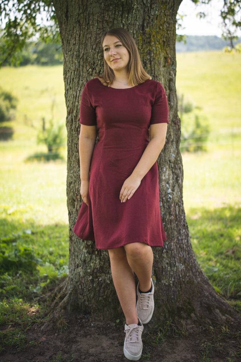 Sommerliches Leinenkleid, A-Linienkleid, Midikleid, Kleid Mit Reißverschluss, Knielanges Kleid, Einfarbiges Kurzärmeliges von GetNaturalNaturmode