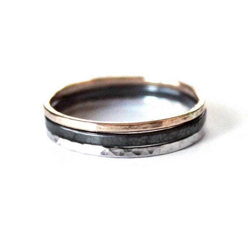 Gehämmertes Ring Trio- Sterling - 14K Goldfill Gold Silber Schwarz Unisex Ehering Oxidiert Reinheitsring von GetNoticed