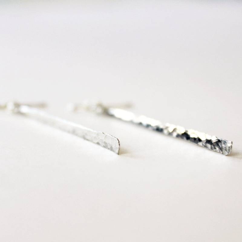 Ohrringe - Sterling Silber Gerade Gehämmert Einfädler Dolch Aus Metall von GetNoticed