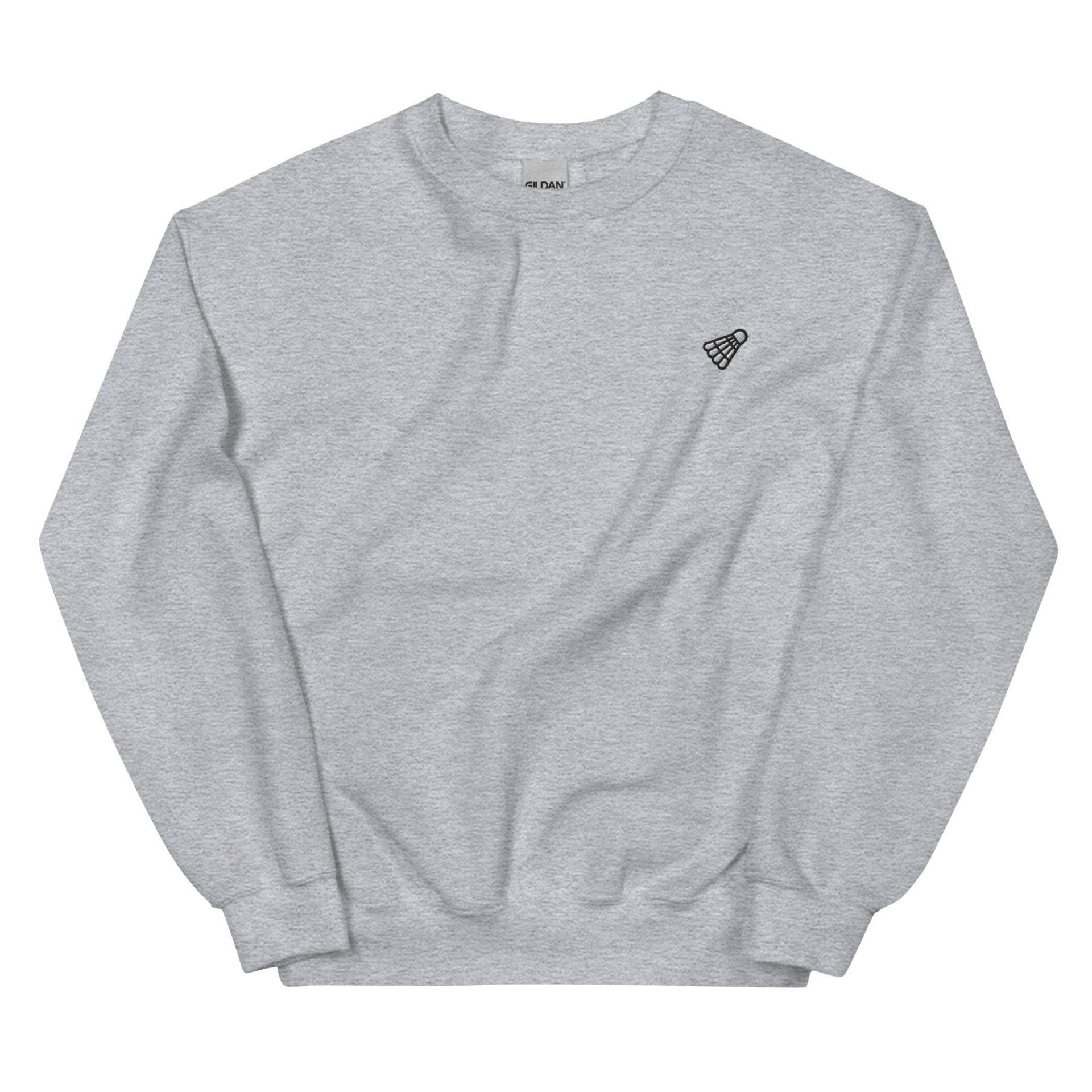 Badminton Birdie Besticktes Sweatshirt Geschenk, Süßer Unisex Rundhalspullover, Langarmpullover - Mehrere Farben von GetStitch