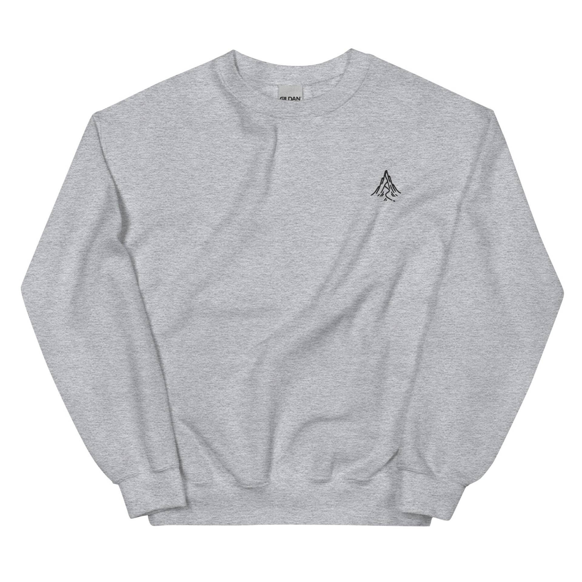 Berg Besticktes Sweatshirt Geschenk, Süßer Unisex Crewneck Pullover, Langarm Pullover - Mehrere Farben von GetStitch