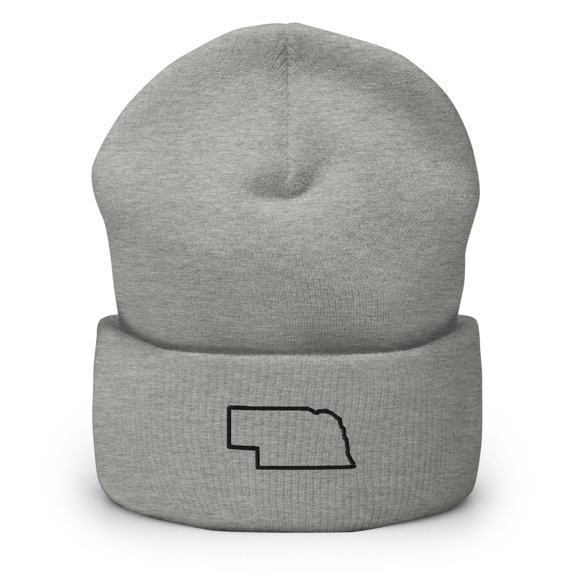 Nebraska State Karte Bestickte Mütze, Handgemachte Cuffed Knit Unisex Slouchy Erwachsene Winter Mütze Geschenk Nebraska State Karte Bestickte Mütze, Handgemachte Cuffed Knit Unisex Slouchy Erwachsene Winter Mütze Geschenk von GetStitch