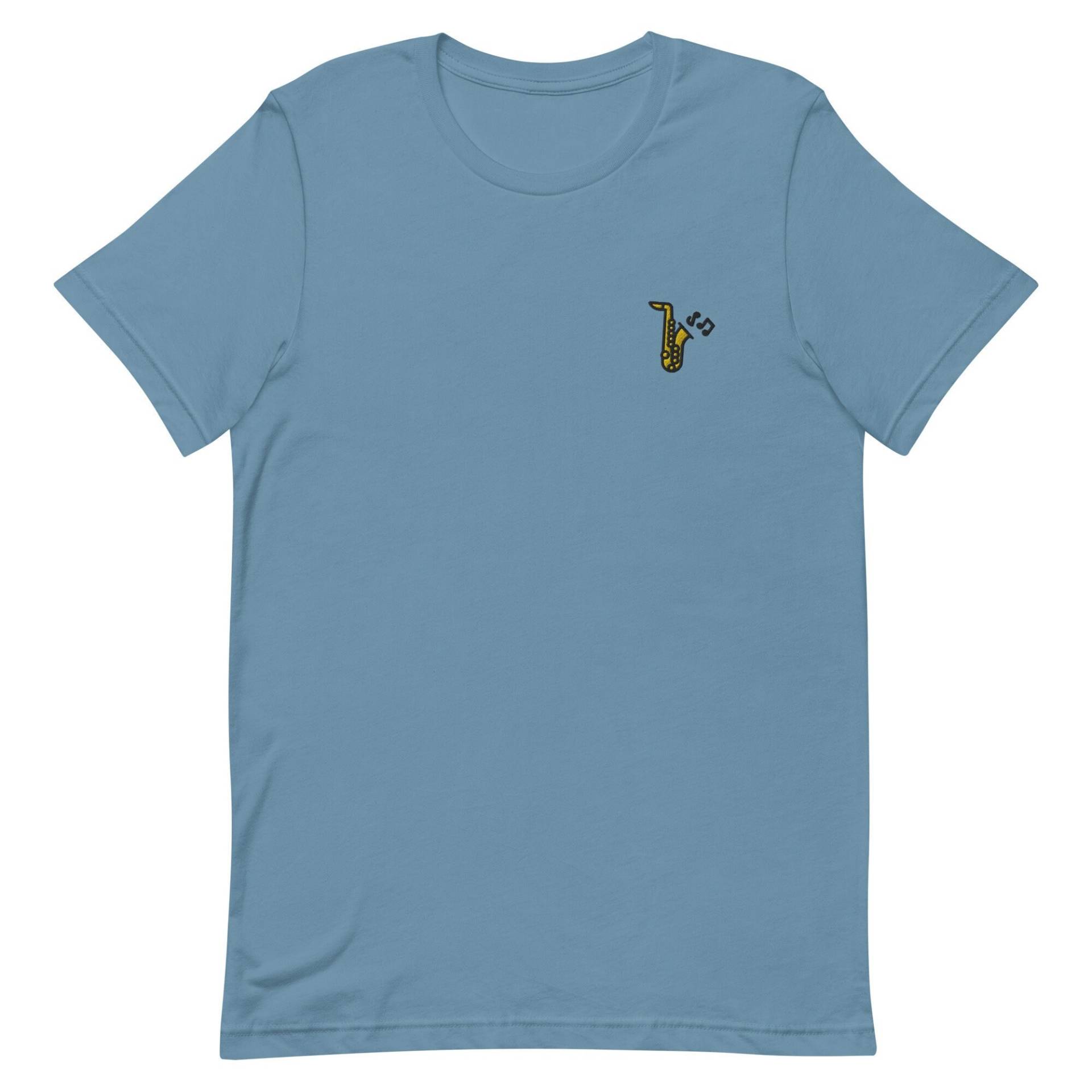 Saxophon Unisex T-Shirt, Besticktes T-Shirt Geschenk Für Freund, Freundin, Kurzarm Shirt - Mehrere Farben von GetStitch