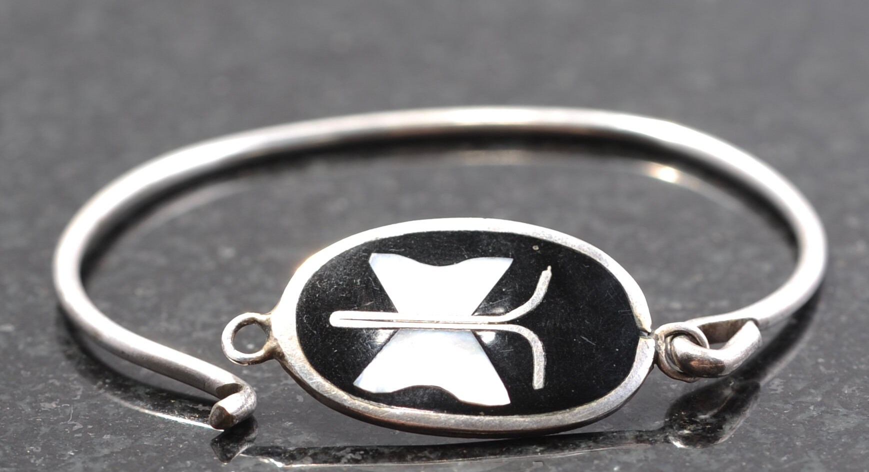 Abalone Und Onyx Schmetterling Alpaka Armband in Mexiko von GetStones