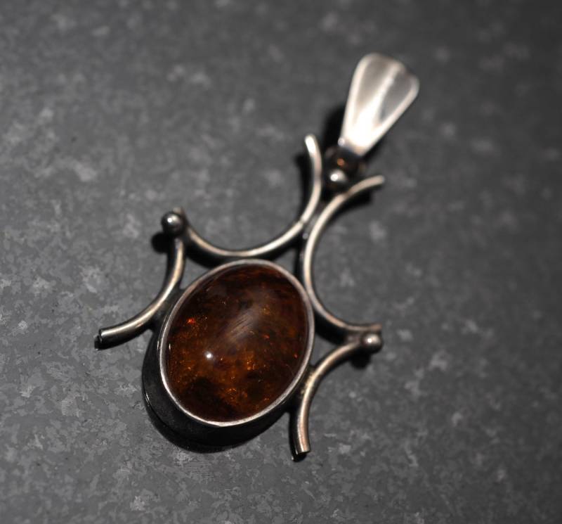 Abstrakte Sterling Silber Und Bernstein Anhänger Abstrakte Sterling Silber Und Bernstein Anhänger von GetStones