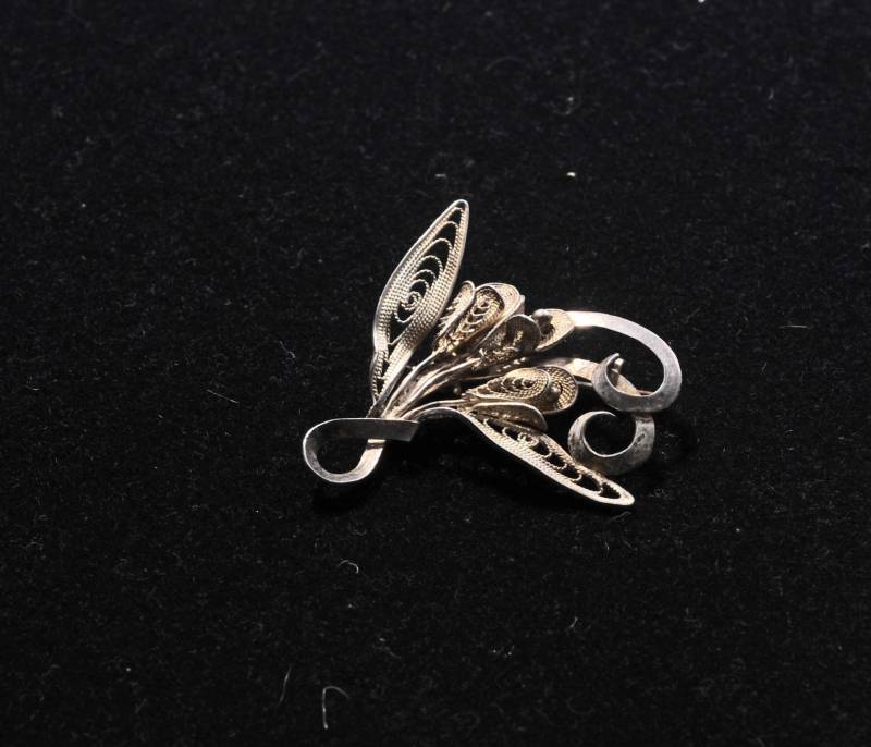 Vintage Filigranen Sterling Silber Brosche Vintage Filigranen Sterling Silber Brosche von GetStones