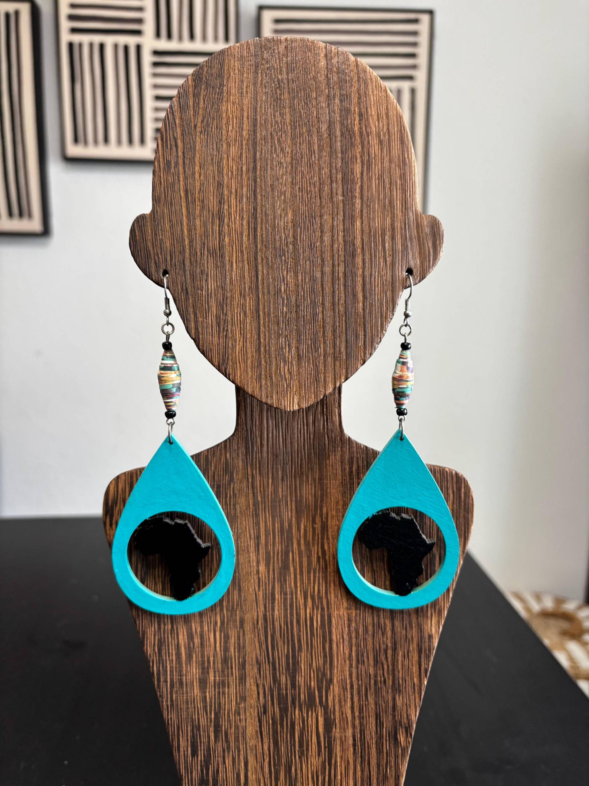 Abstand Afrika Teardrop Ohrringe von GetYourFleekOn