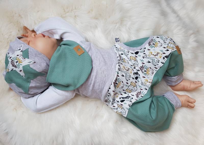 Baby-Set Pumphose+Halstuch+Beanie-Mütze Gr.(56-74 | 62-80 | 68-86 Geburts-Geschenk Löwe Junge Handmade Erstlingsset Babyhose Altgrün von GetigerterLoewe