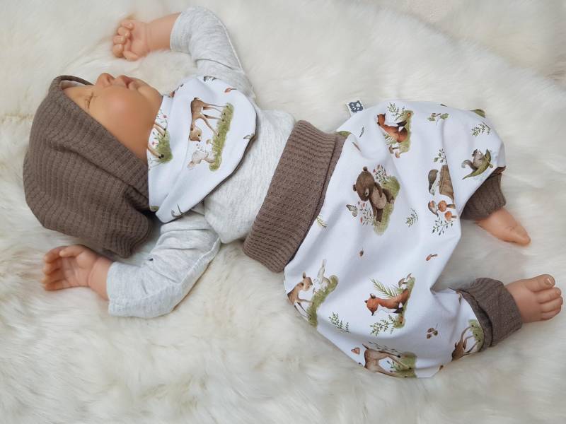 Baby-Set Pumphose+Halstuch+Beanie-Mütze Gr.50, 56, 62, 68, 74, 80, 86, 92 Geburts-Geschenk Junge Mädchen Handmade Erstlingsset Babyhose Waldtiere von GetigerterLoewe