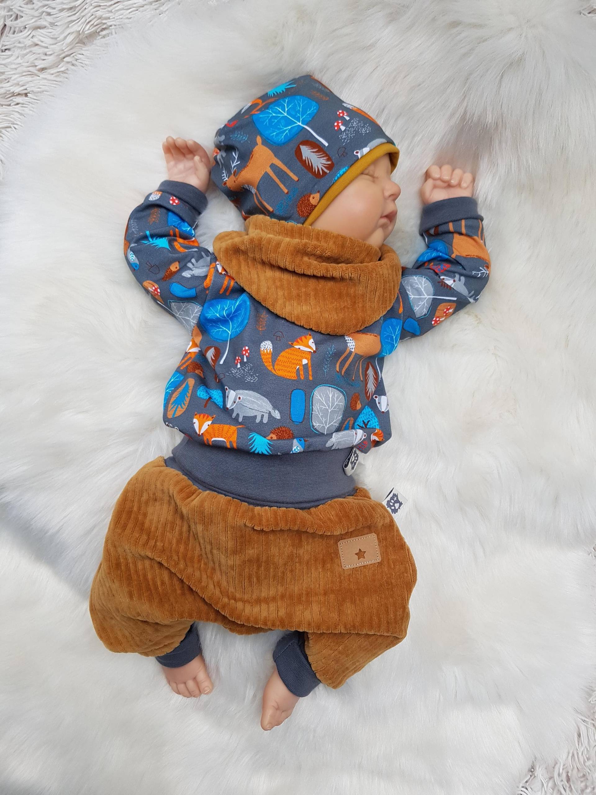 Babyset Pullover-Shirt Pumphose Beanie-Mütze Halstuch Erstlingsset Gr50 56 62 68 Jungsset Waldtiere Getigerter-Loewe Sweathose Jersey Tier von GetigerterLoewe