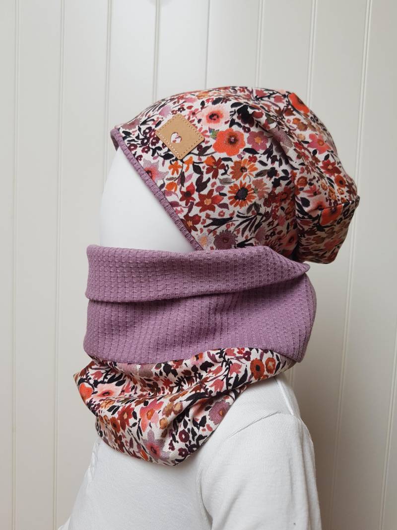 Set Beanie Mütze + Loop Schal Gr, 40 45 47 50 52 57 cm Mädchenmütze Kindermütze Blumen Bordeaux Altlila Waffeljerseymütze Getigerter-Loewe von GetigerterLoewe