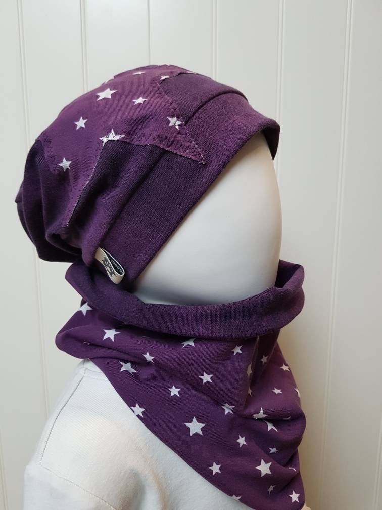 Set Beanie Mütze + Loop Schal Gr, 40 45 47 50 52 57 cm Mädchenmütze Kindermütze Sterne Lila-Jeans Jerseymütze Getigerter-Löwe von GetigerterLoewe