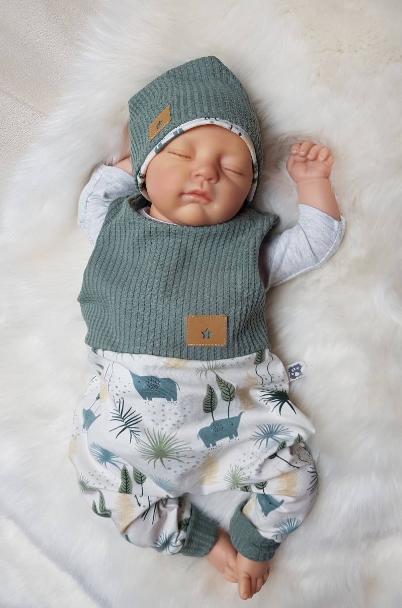 Set Strampler Mit Beaniemütze U Halstuch Gr.50/56/62/68/74/86 Junge Mädchen Erstlingsset Olivgrün Elefant Getigerter-Loewe Geburtsgeschenk von GetigerterLoewe