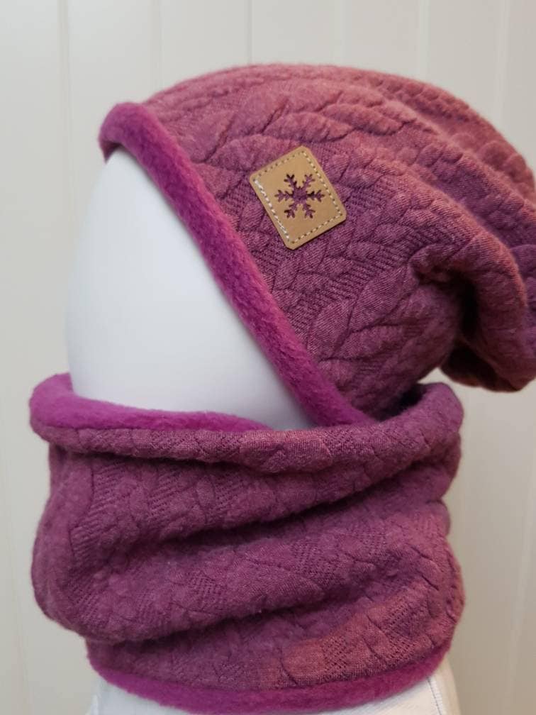 Set Winter-Beanie Mütze + Loop Schal Gr, 40 45 47 50 52 57cm Kindermütze Lila Beere Zopf Jacquard Mädchenmütze Damenmütze Getigerter-Löwe von GetigerterLoewe