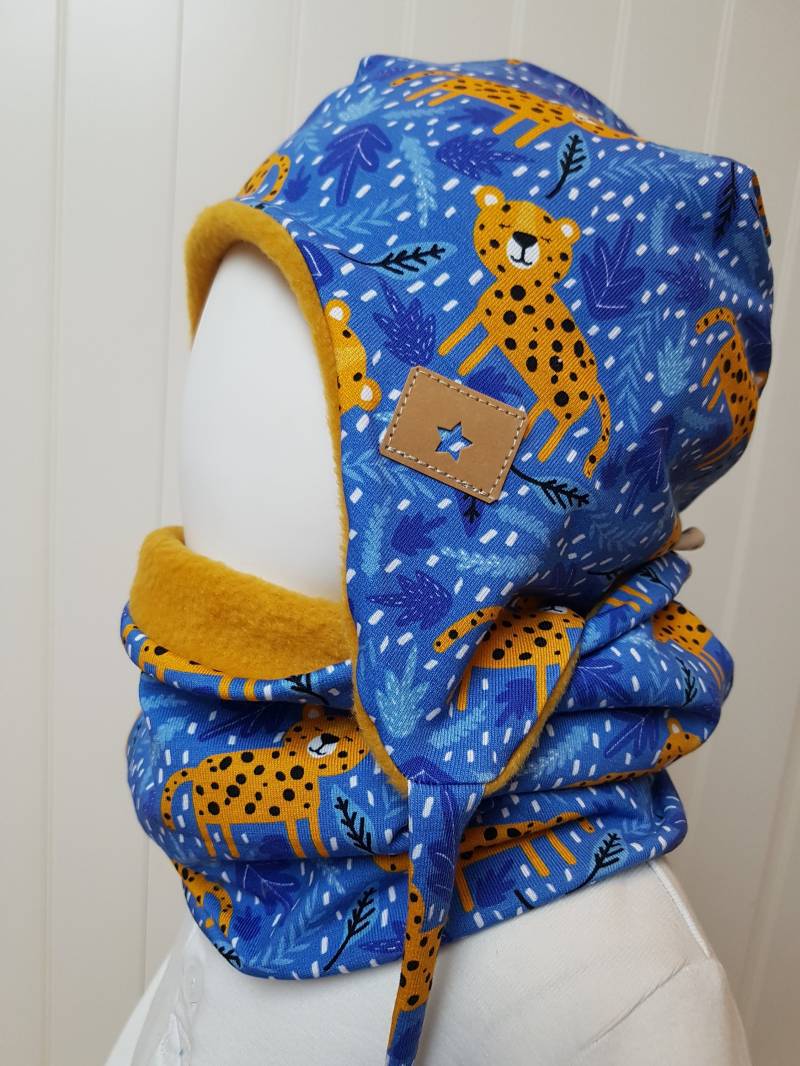 Winter-Ohren-Mütze + Loopschal Set Gr 40-56cm Jungsmütze Kindermütze Fleecemütze Leopard Blau Senf Winterset Junge Getigerter-Löwe von GetigerterLoewe