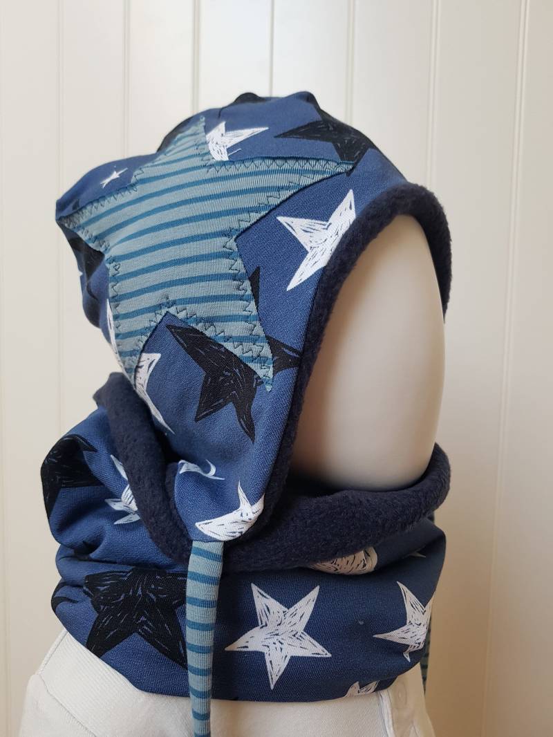Winter-Ohren-Mütze + Loopschal Set Gr 40-56cm Jungsmütze Kindermütze Fleecemütze Sterne Blau Winterset Junge Getigerter-Löwe von GetigerterLoewe