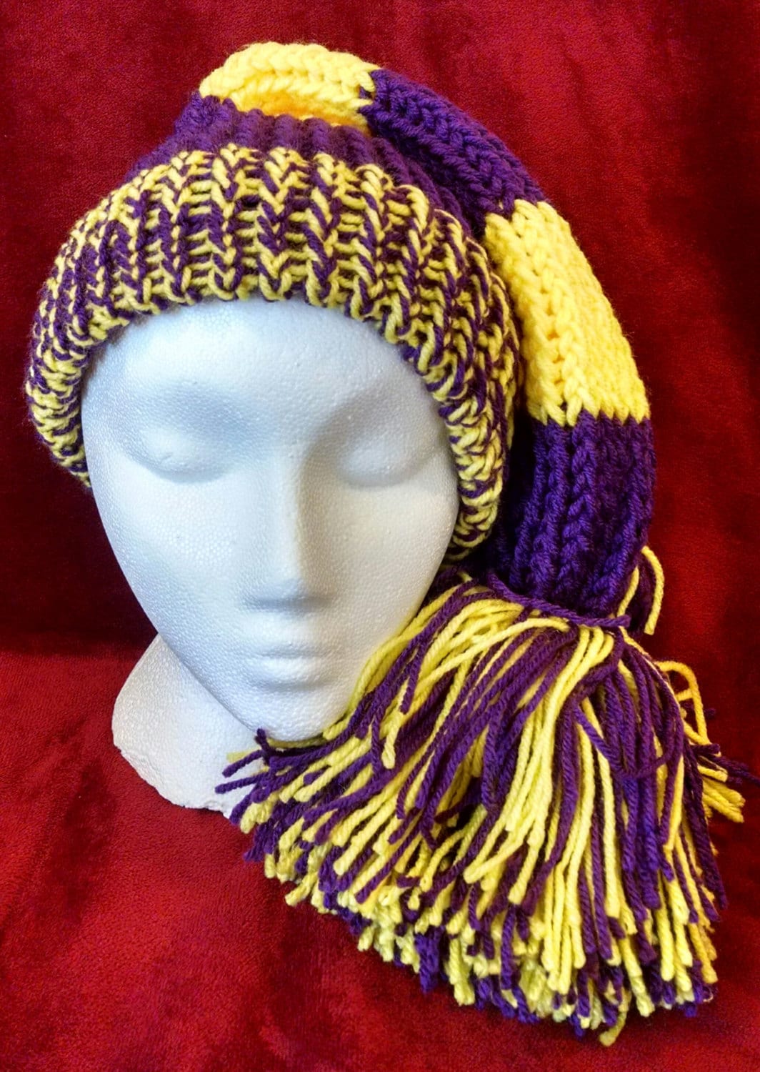 Lila Und Gelb Gold Kind Oder Erwachsene Zipfelmütze Esu Wsu Lsu Baltimore Ravens Minnesota Vikings Lila Und Gelb Gold Kind Oder Erwachsene Zipfelmütze Esu Wsu Lsu Baltimore Ravens Minnesota Vikings von Getnoticedknits