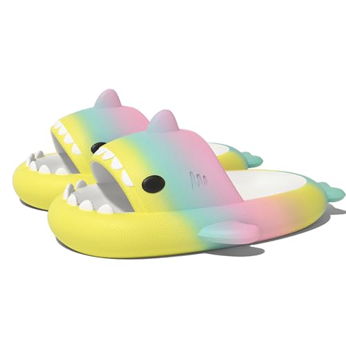 Shark Sildes Slippers Damen Herren Hai Badelatschen Sommer Hausschuhe Badeschlappen rutschfeste Unisex Badeschuhe Strand Sandalen Home Pantoffeln Regenbogen-GelbGrünRosa EU 40 Shark Sildes Slippers Damen Herren Hai Badelatschen Sommer Hausschuhe Badeschlappen rutschfeste Unisex Badeschuhe Strand Sandalen Home Pantoffeln Regenbogen-GelbGrünRosa EU 40 von Geymxzik
