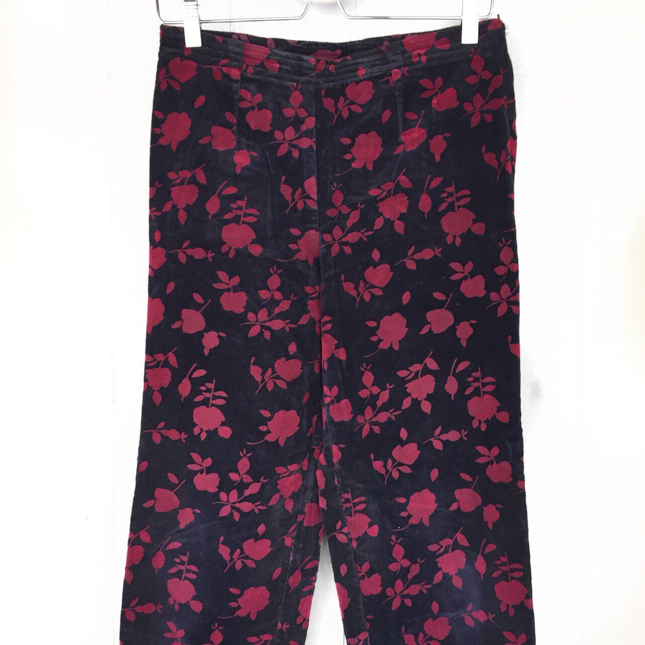 Hoch Taillierte Florale Printhose Hoch Taillierte Florale Printhose von GhastlyRitual