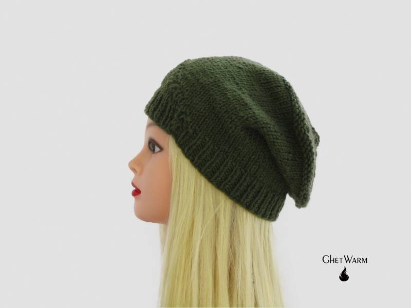 Grüne Handgemachte Unisex Beanie Mütze. Große Und Kleine Mützen Gestrickt. Damen Mützen. Häkel Slouchy Beanie. Winter Accessoires von GhetWarm
