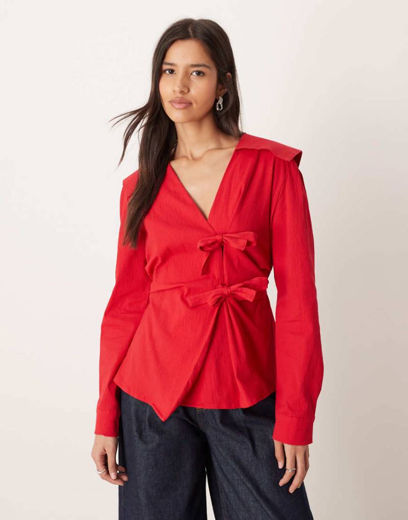 Ghospell - Julie - Wickeloberteil in Rot mit Taillenband und zwei Schleifenverschlüssen von Ghospell