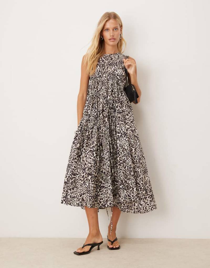 Ghospell - Midaxi-Kleid mit Leopardenmuster und Tunnelzug-Braun von Ghospell