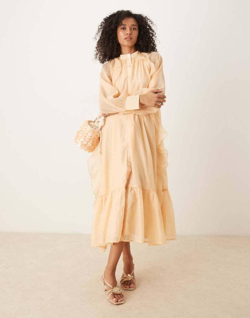 Ghospell - Oversize-Midaxi-Kleid in Taupe mit Rüschen-Neutral von Ghospell