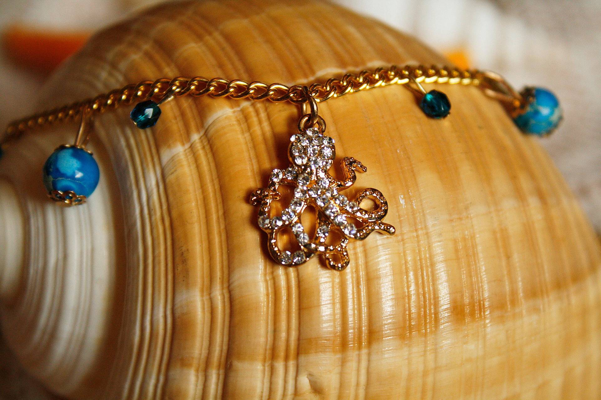 strass Oktopus Anhänger Mit Aqua Terra Jaspis strass Oktopus Anhänger Mit Aqua Terra Jaspis von GhostFoxCreations